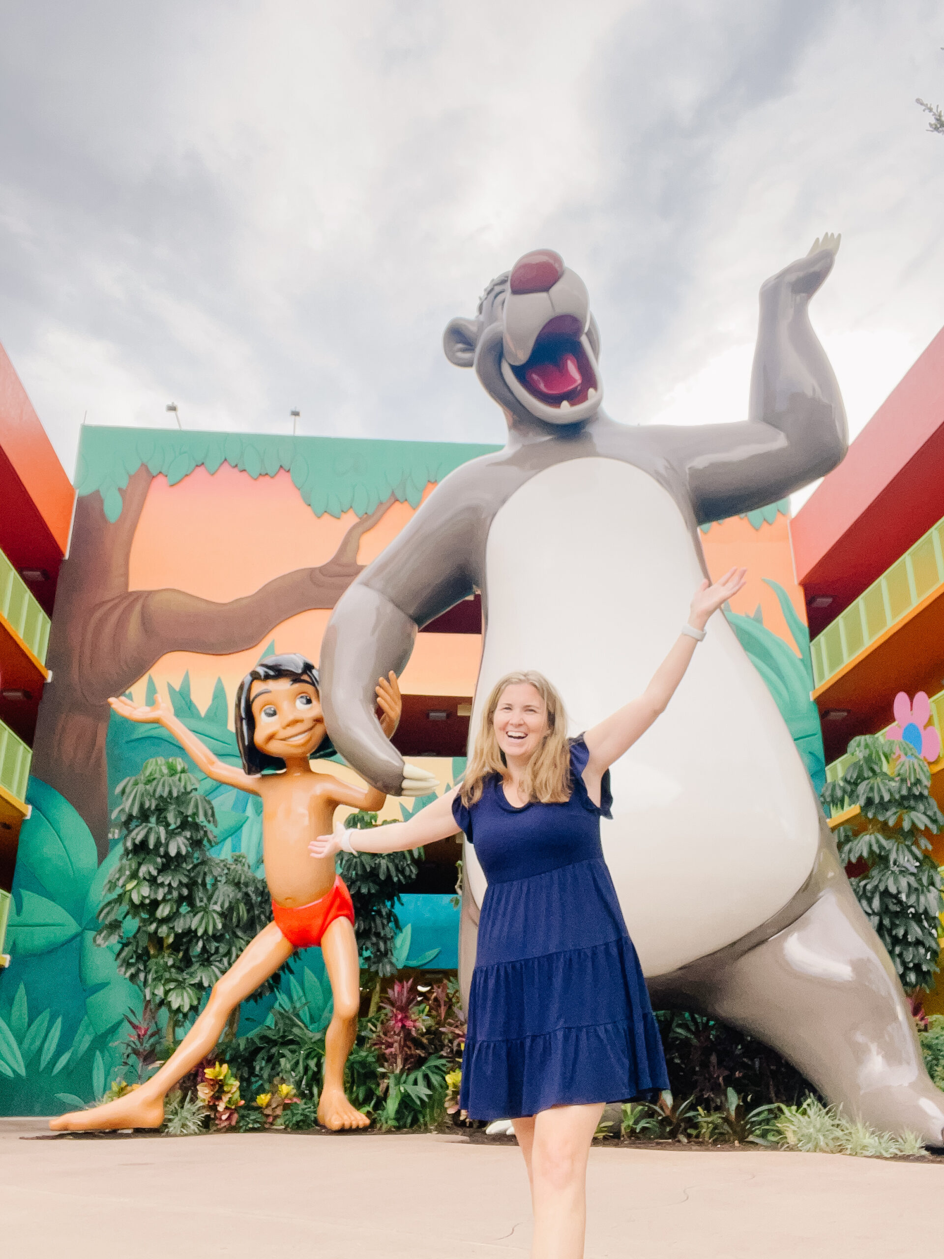 Value Disney World Resort Pop Century, Jungle Book character statues